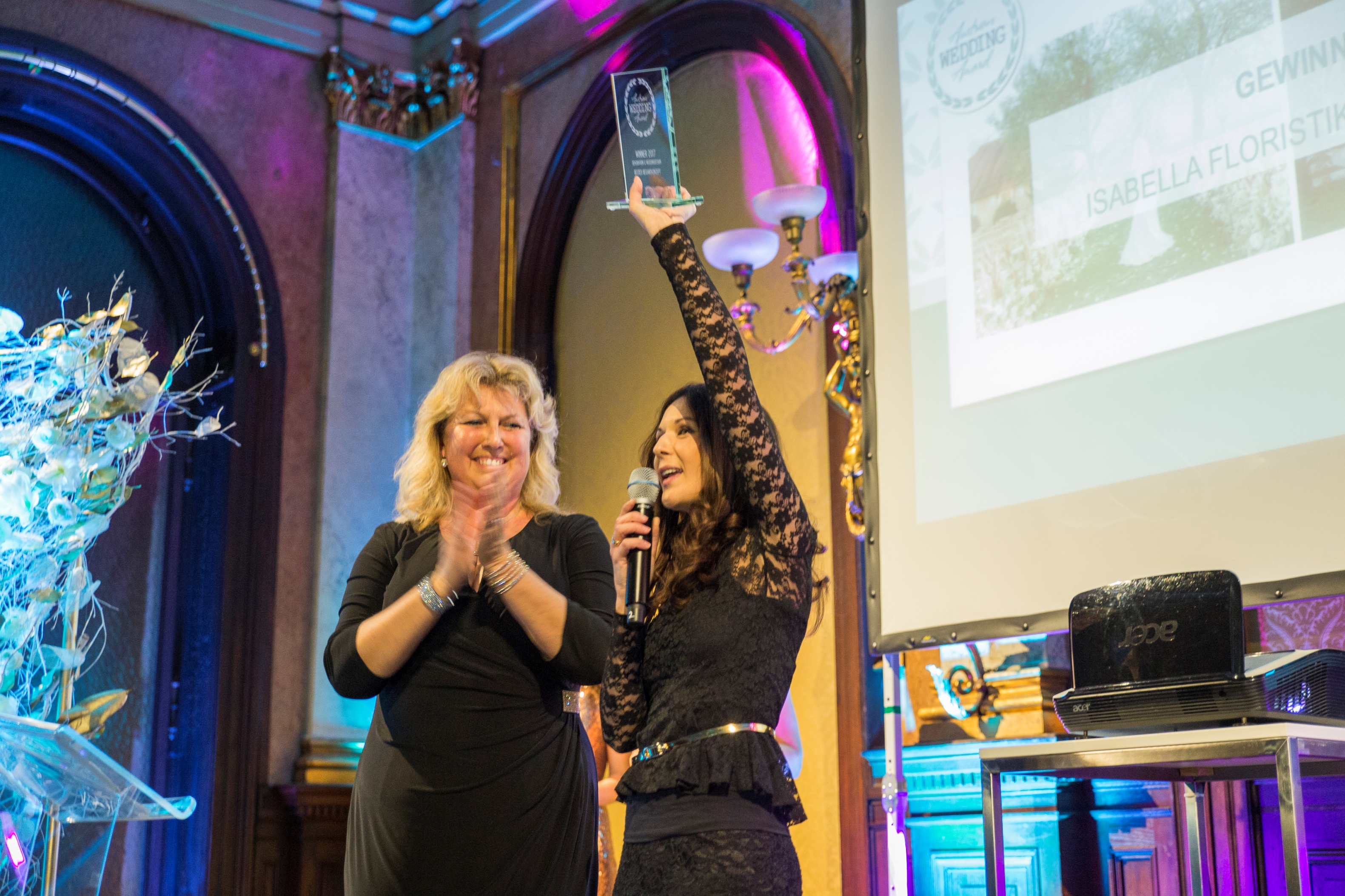 Gabi Socher & Isabella Rodler (Isabella Floristik), Gewinnerin in der Kategorie Beste Dekoration & Weddingdesign | Gesamtkonzept