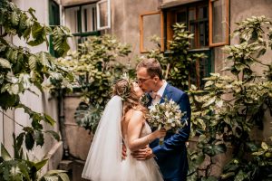 Urban wedding - bride and groom