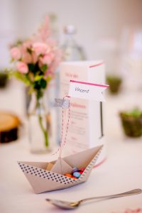 Kindertüte mit Süßigkeiten