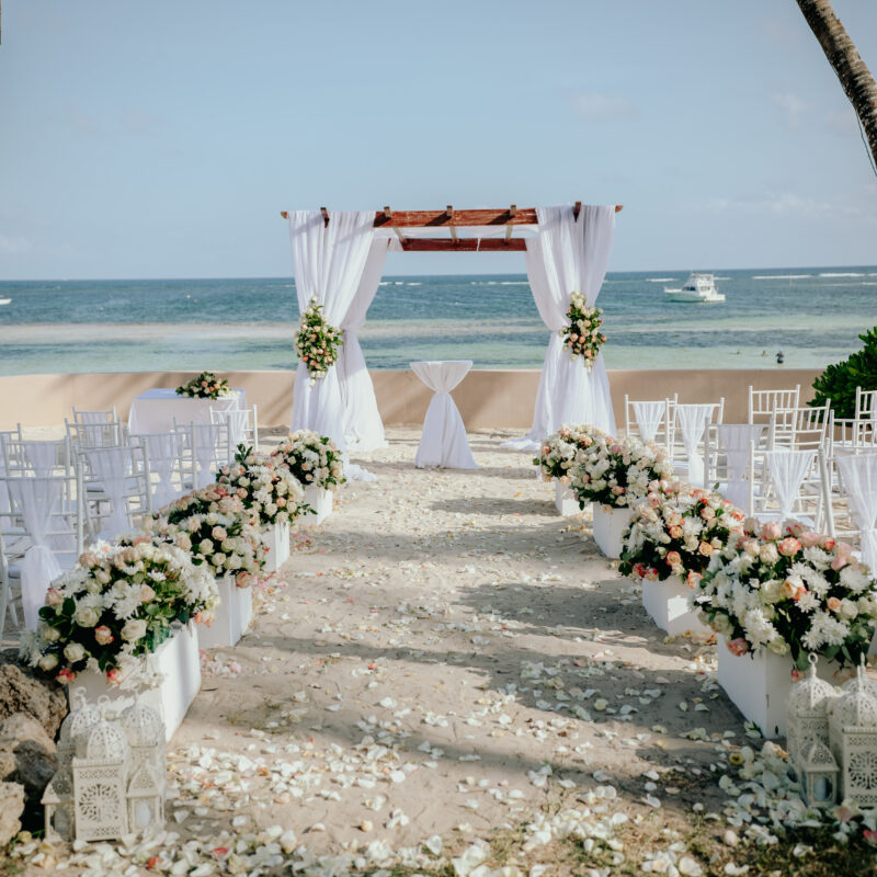 Wedding in Kenya, Outdoor wedding decor