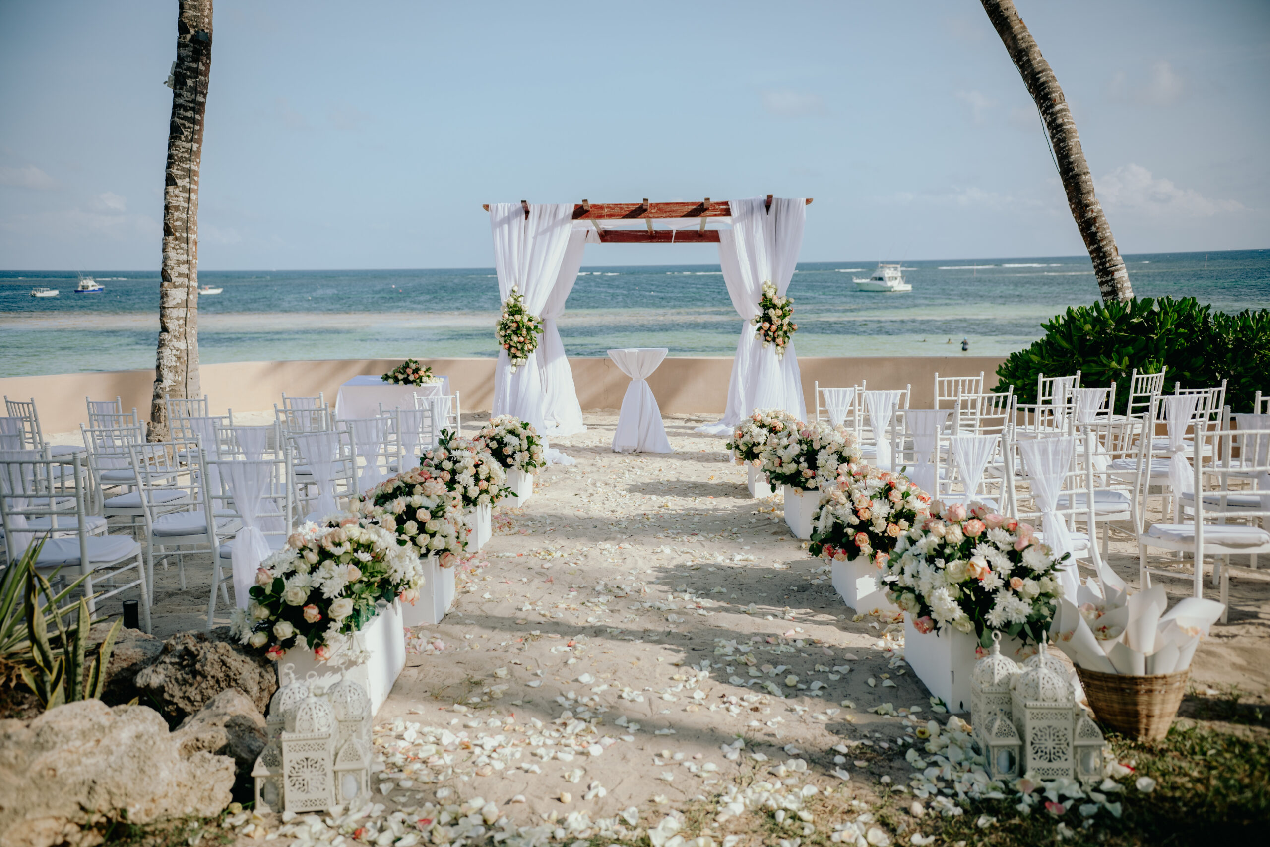 Wedding in Kenya, Outdoor wedding decor